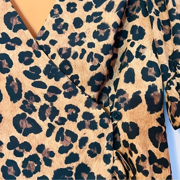 Gianni Bini Leopard V-Neck Tunic/Dress Small Wrap dress - Picture 3 of 13